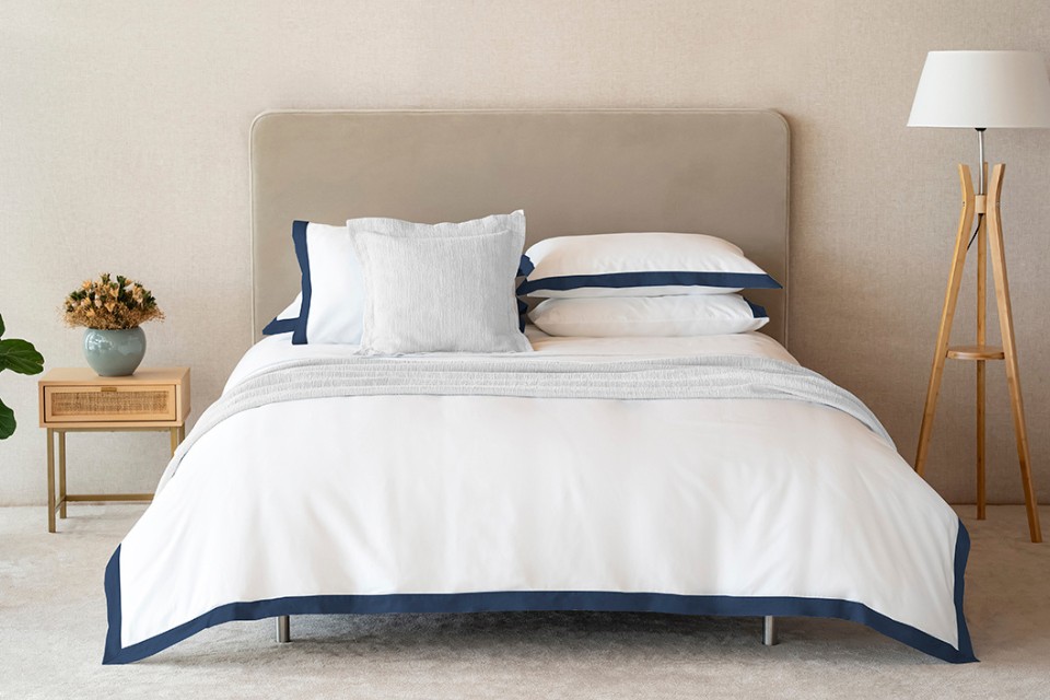 300TC Sateen Colour Band, a spring essential
