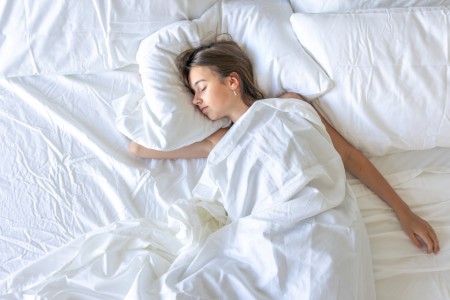 Linen vs Stonewashed Percale: the great summer bedding debate